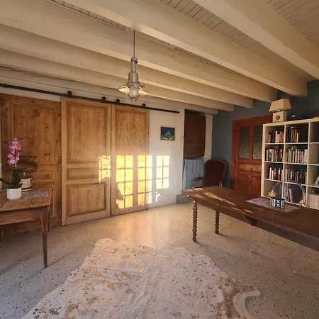 Jade Homestay Saint-Romain-Lachalm