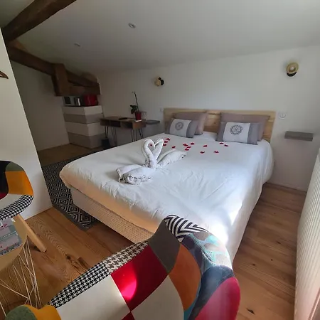 Jade Homestay Saint-Romain-Lachalm